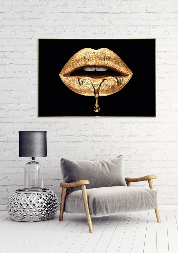 Digitaldruck-Gemälde auf Sicherheitsglas „Goldene Lippen“ | Rahmenloses Glasgemälde - houseofhome24