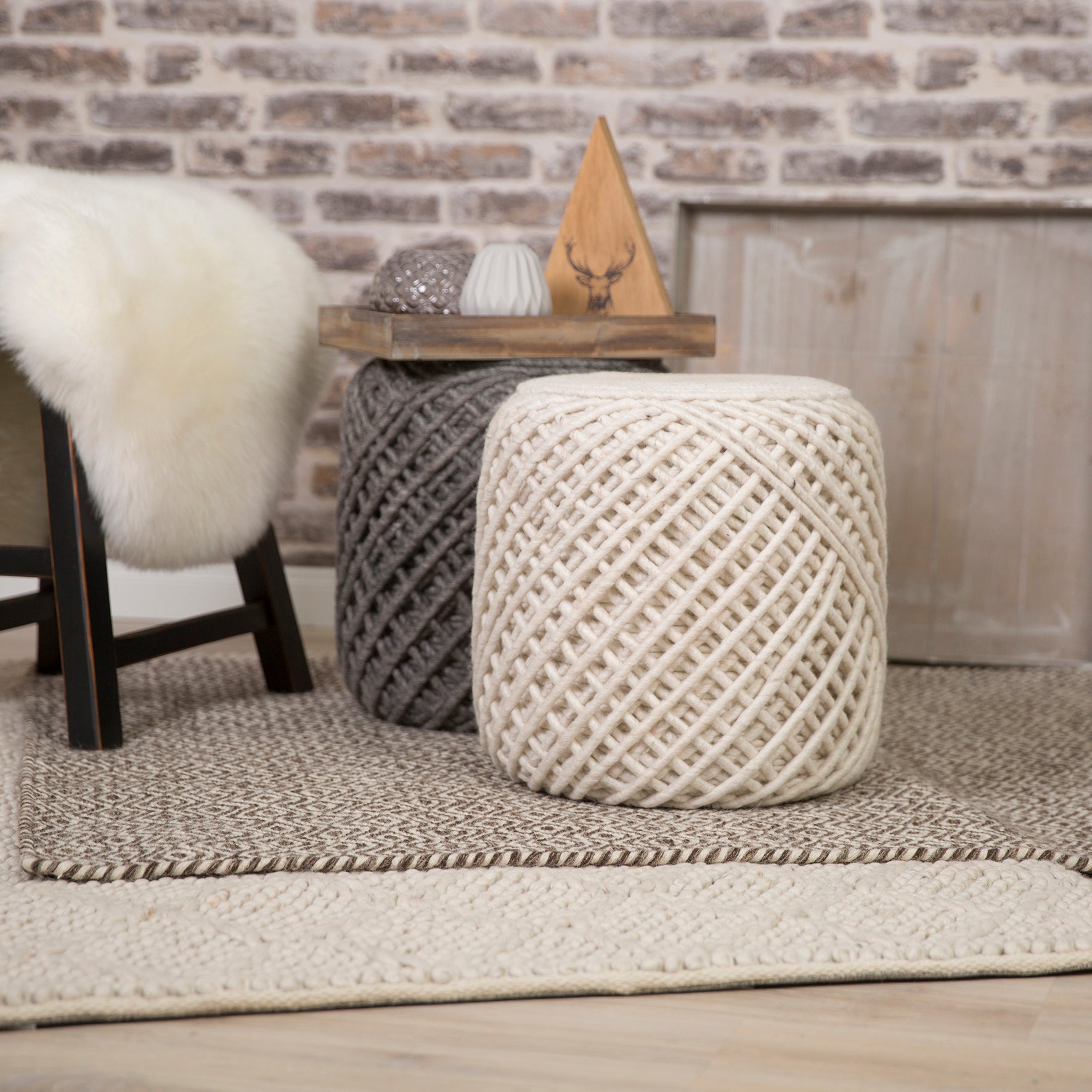 Handgefertigter und veganer Pouf zum Sitzen aus Naturmaterialien „Weda“ in Ivory | Passend zu vielen Teppichen - houseofhome24